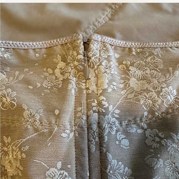 NWT 2XL SHAPEWEAR‎ Flexees by Maidenform Firm Control Body Shaper Nude Beige XXL - Picture 2 of 8